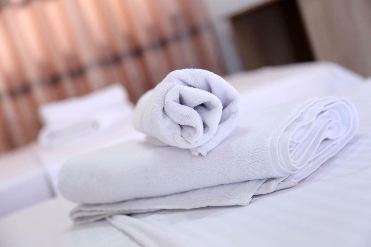 Anis-Pari Hotel بخارى المظهر الخارجي الصورة