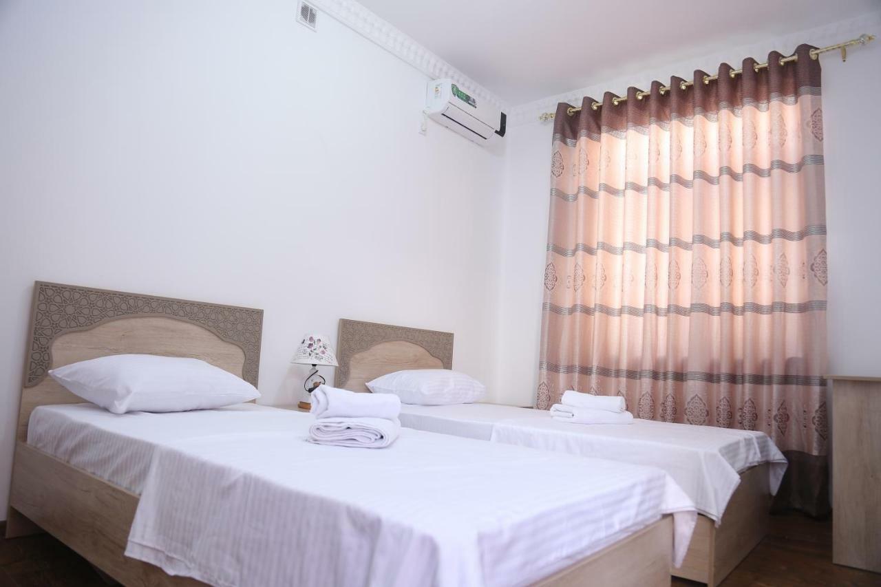 Anis-Pari Hotel بخارى المظهر الخارجي الصورة