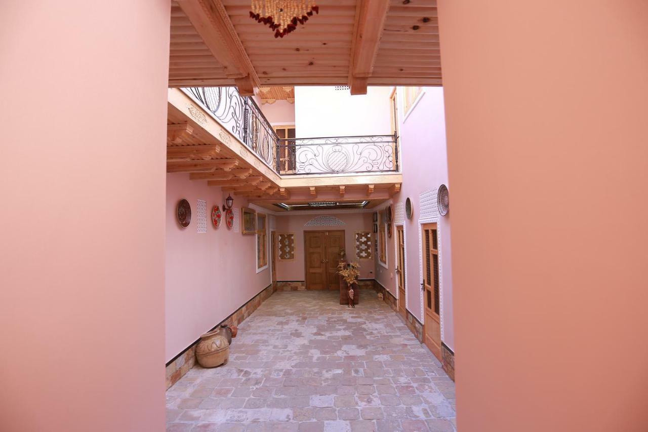 Anis-Pari Hotel بخارى المظهر الخارجي الصورة