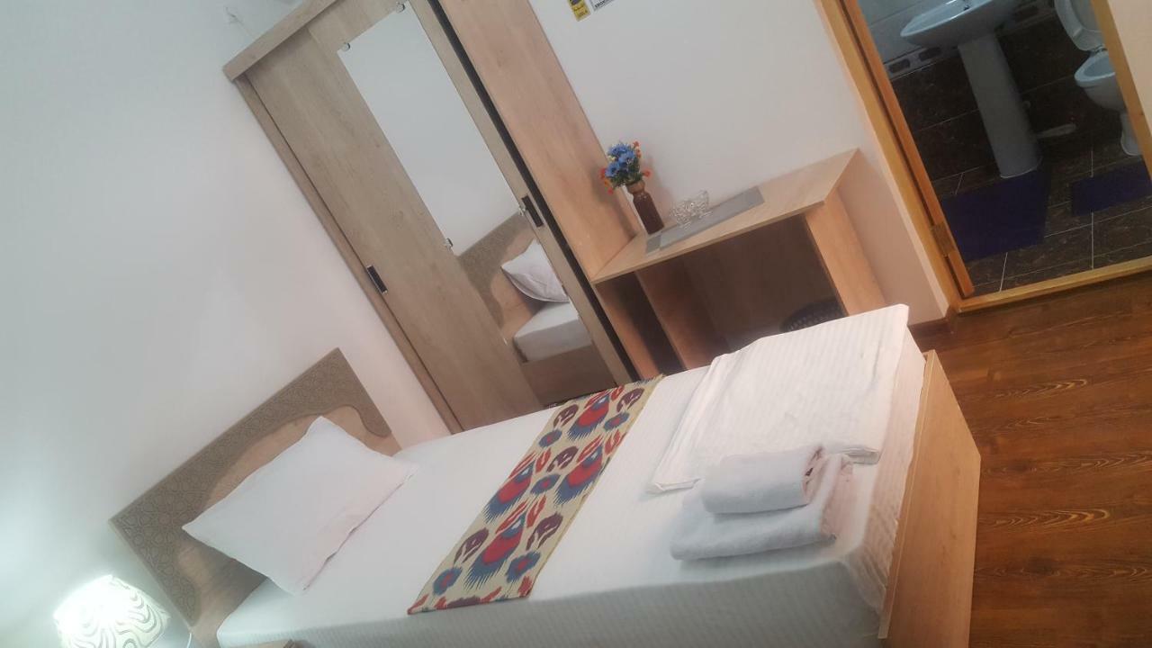 Anis-Pari Hotel بخارى المظهر الخارجي الصورة