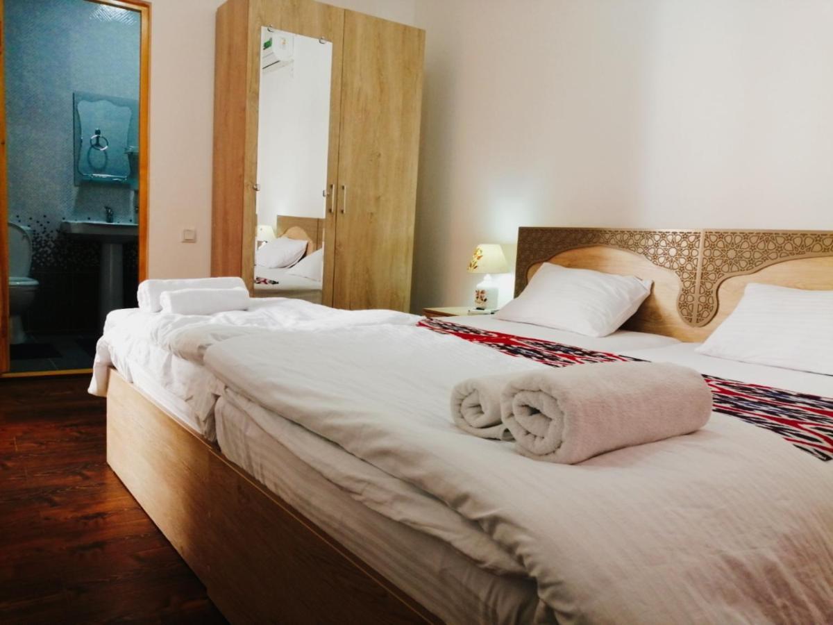 Anis-Pari Hotel بخارى الغرفة الصورة